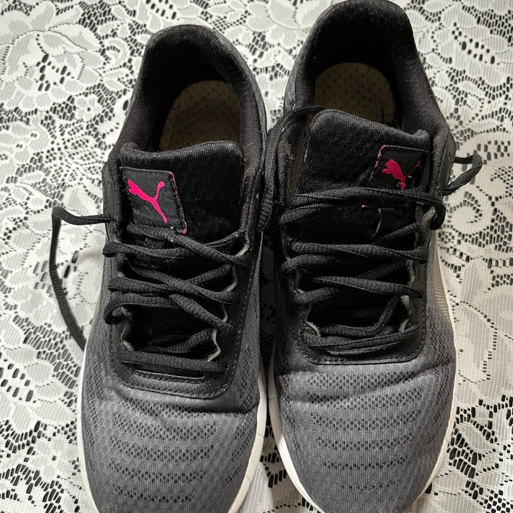 PUMA SNEAKERS